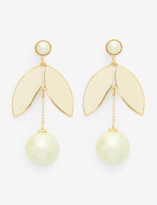 Pearl Petal Earring